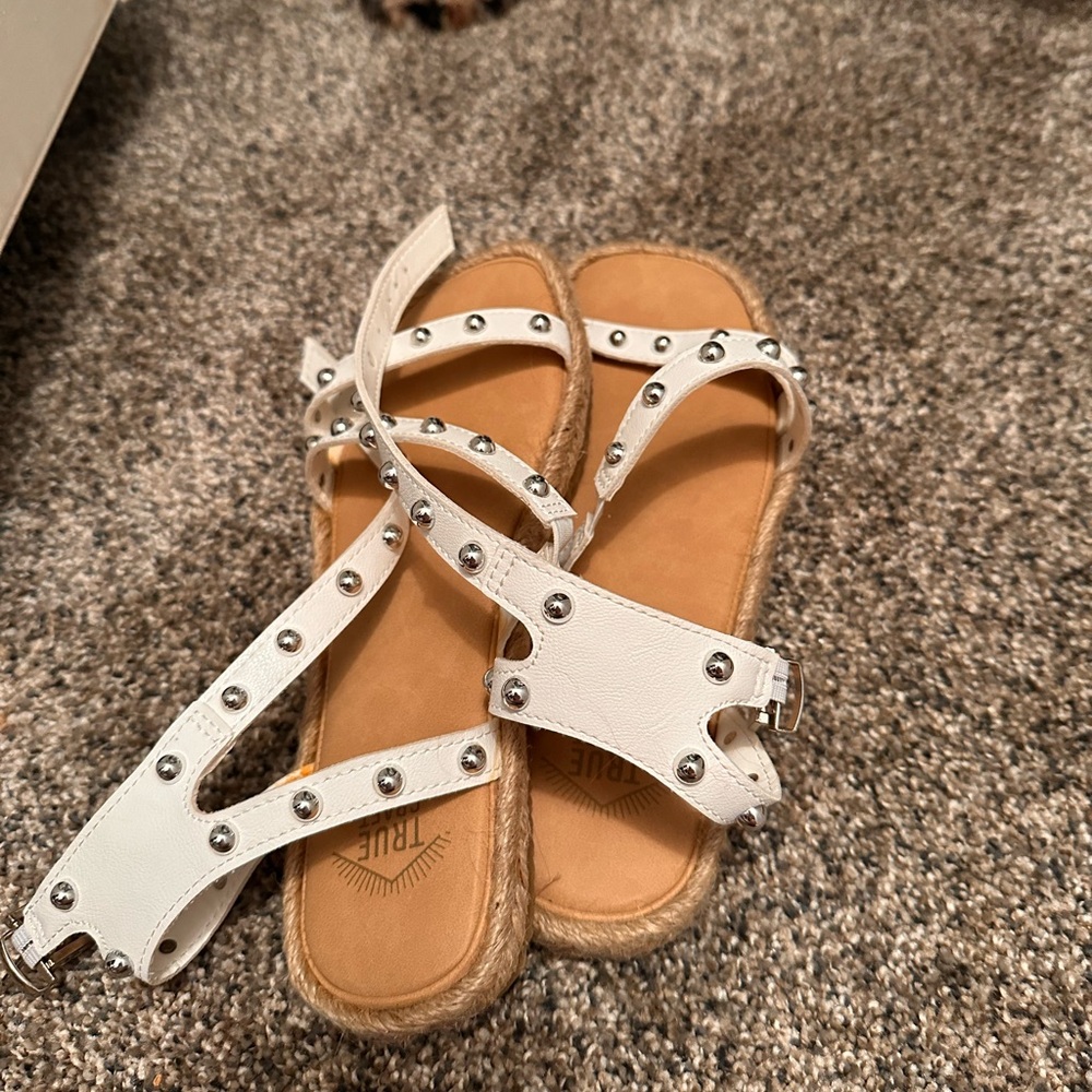 True Craft Sandals
